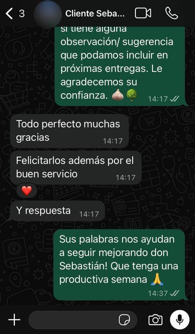 Conversación real de WhatsApp: cliente felicita a Ajo Negro Austral por el buen servicio y la respuesta